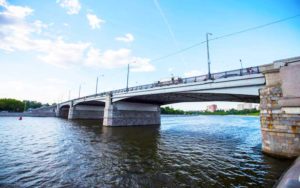 Новоспасский мост вид с реки